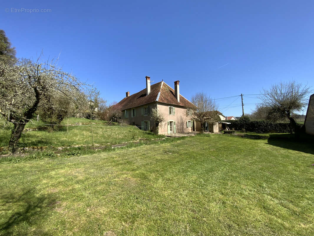 Maison à VILLERSEXEL