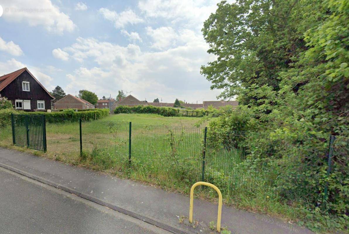 Terrain à MONTIGNY-EN-GOHELLE