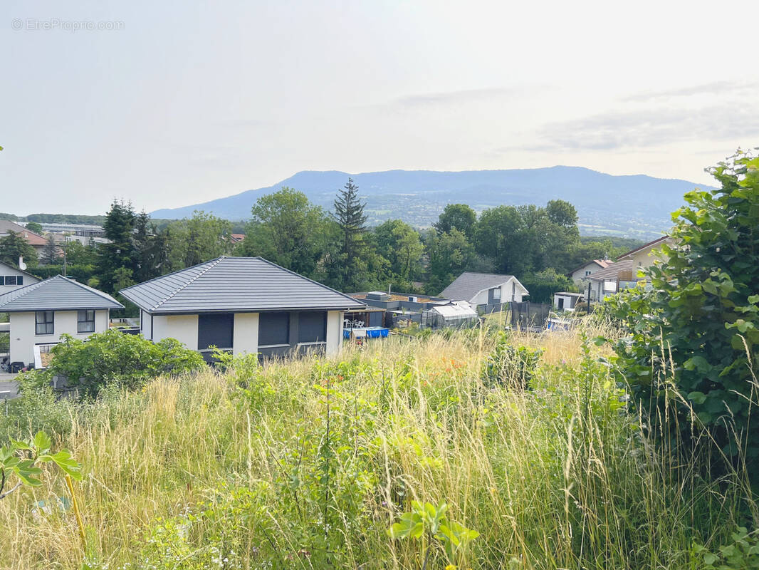 Terrain à VETRAZ-MONTHOUX