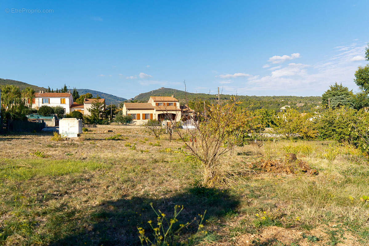 Terrain à CARCASSONNE