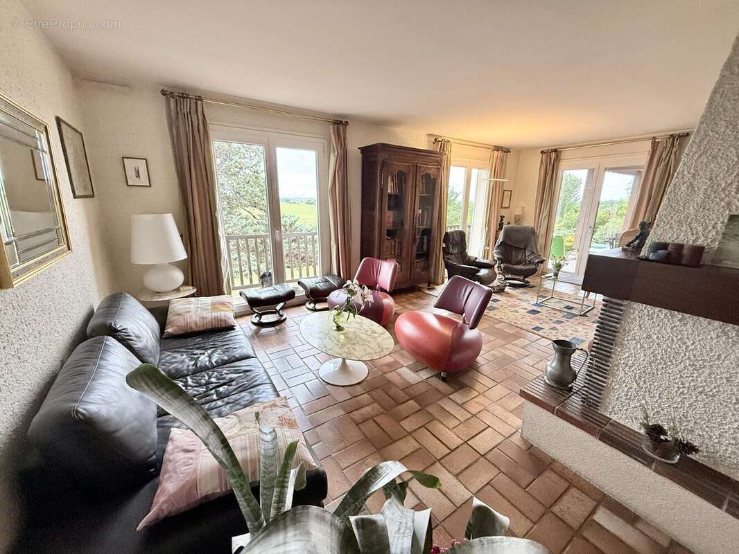 Maison à CLERMONT-LE-FORT