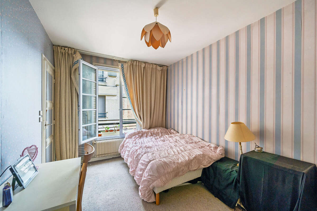 Appartement à PARIS-14E
