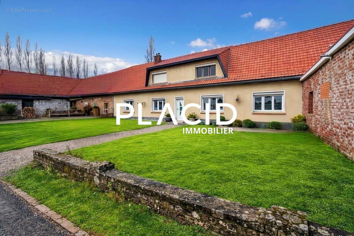 Maison à LES ATTAQUES