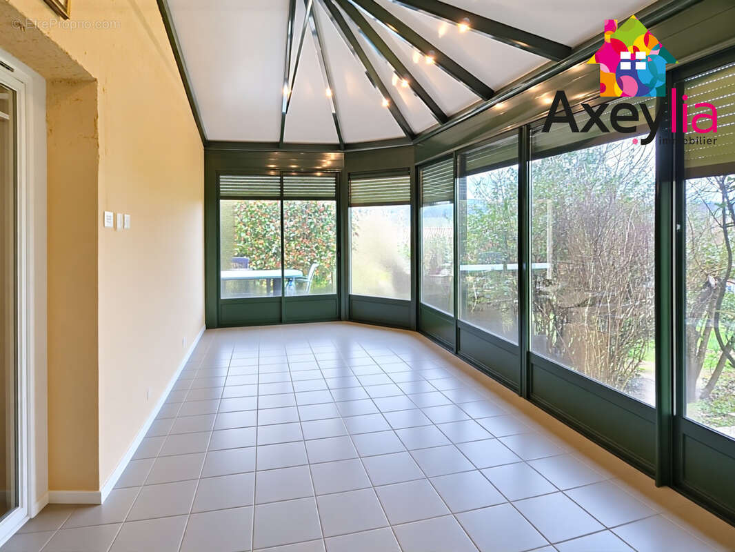 Maison à SAINT-SYMPHORIEN-DE-LAY