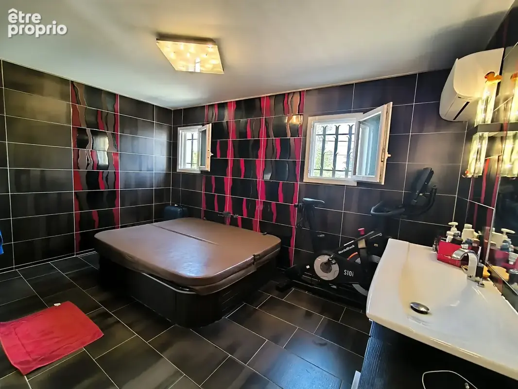 Villa contemporaine de 177m2 avec picsine et garages - photo 20
