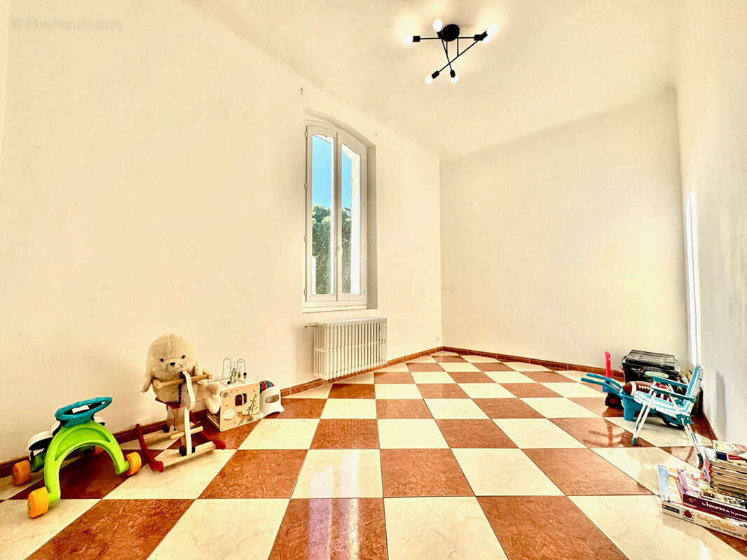 Appartement à MARSEILLE-11E