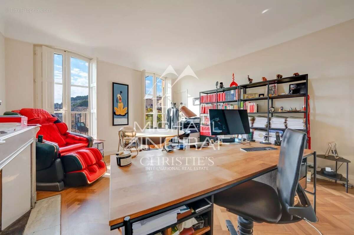 Appartement à MARSEILLE-6E