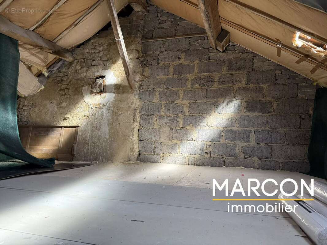 Maison à SAINTE-FEYRE