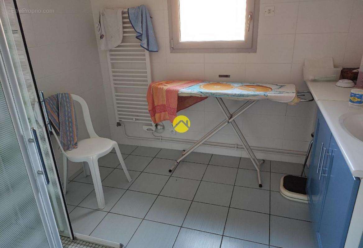 Maison à SAINT-DENIS-DE-JOUHET