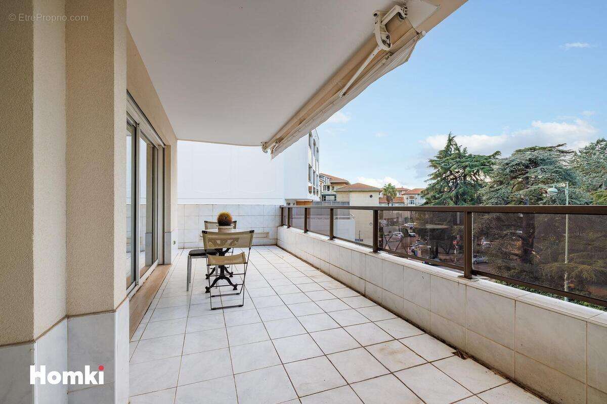 Appartement à LE CANNET