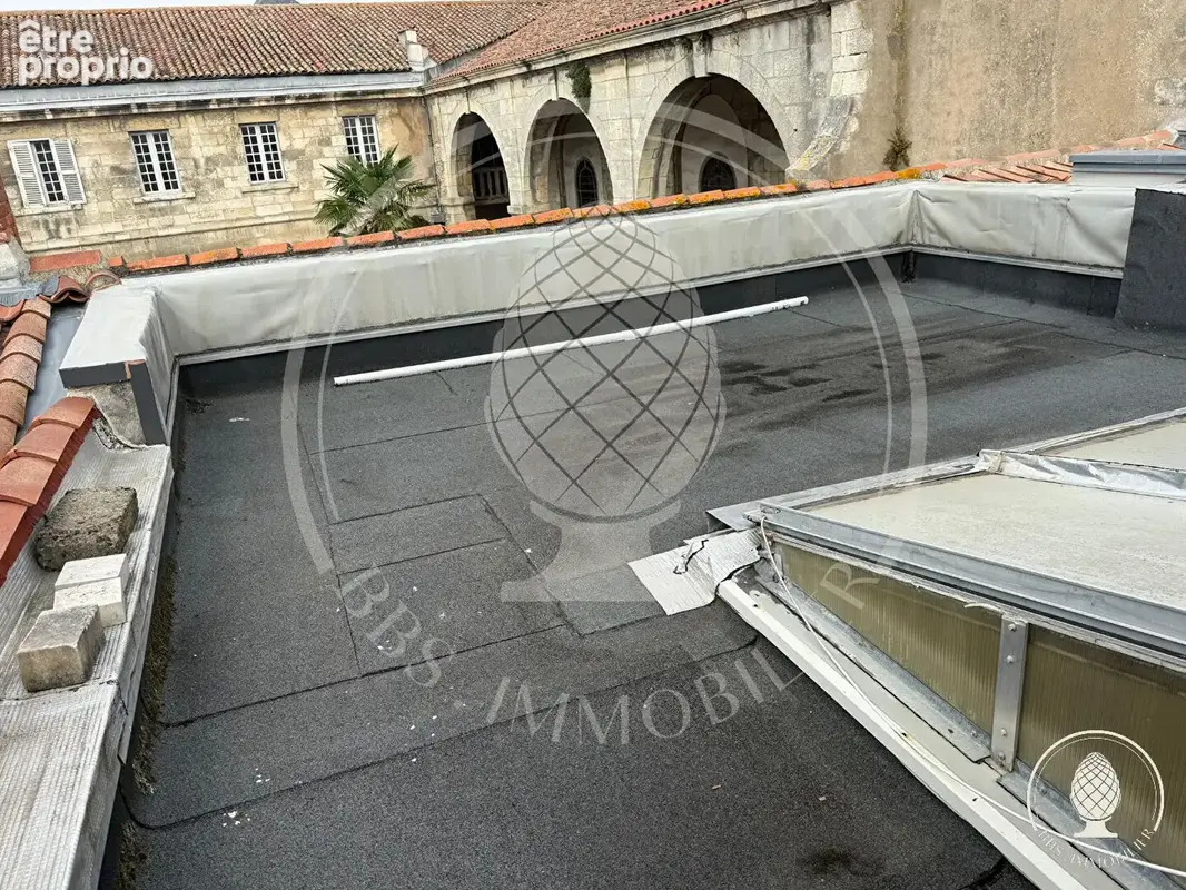 Immeuble à rénover en hypercentre de La Rochelle - Référence NB492 - photo 7
