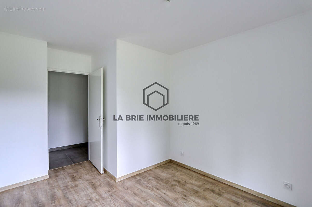 Appartement à EMERAINVILLE