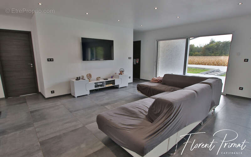 Maison à CULOZ