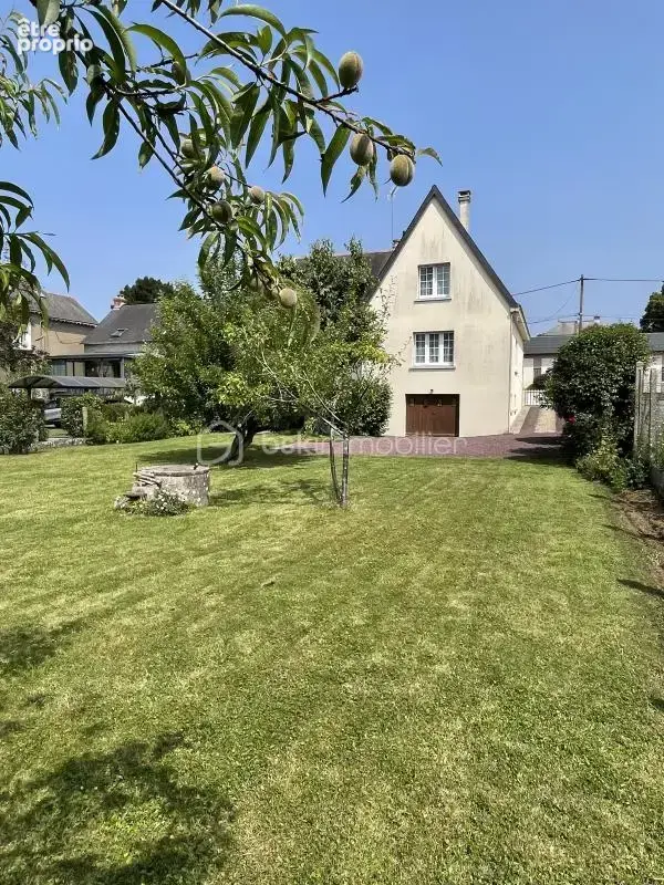 PLOËRMEL CENTRE – Maison familiale 174 m² – 5 chambres – Terrain 1 000 m² divisible et constructible - photo 3