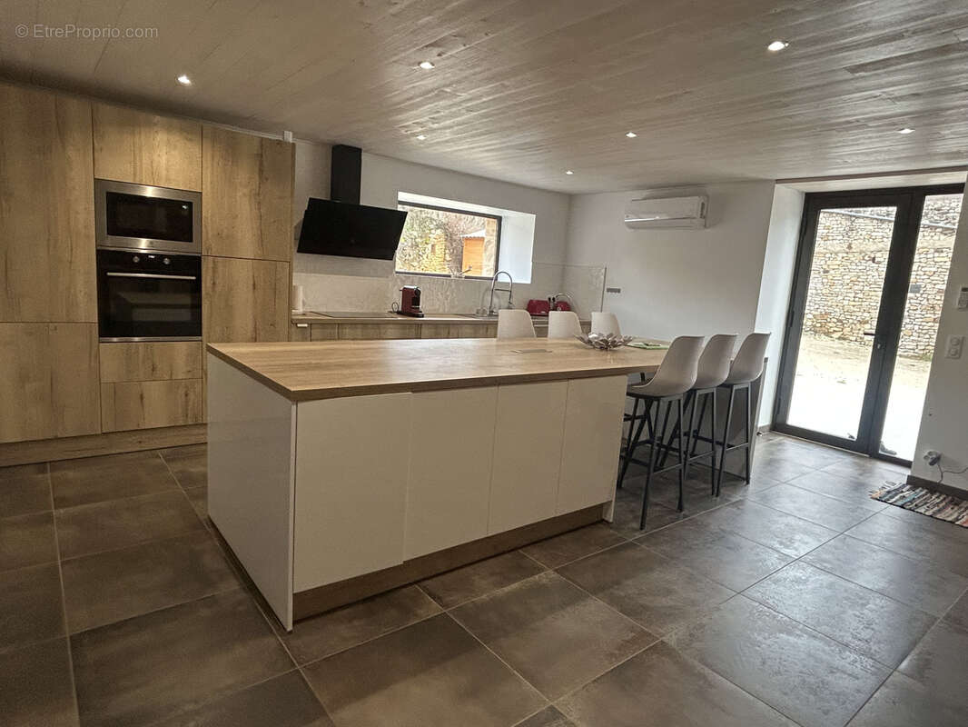 Maison à SAINT-MARTIAL-DE-NABIRAT