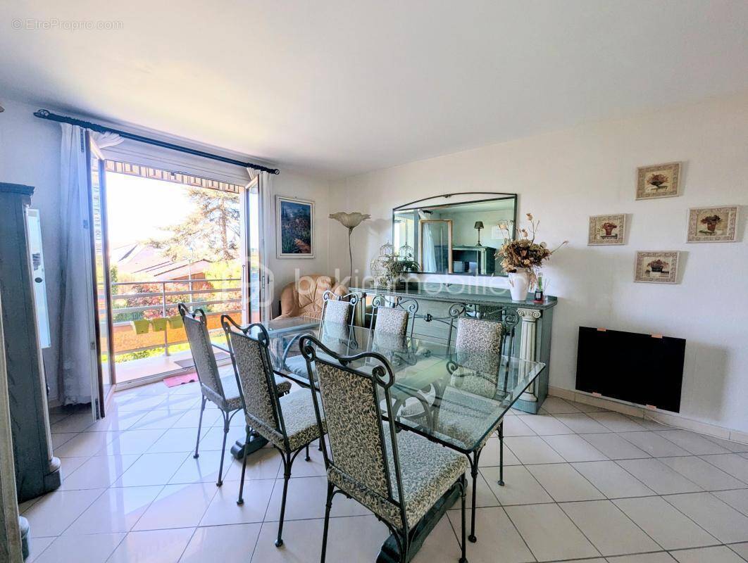Appartement à OZOIR-LA-FERRIERE