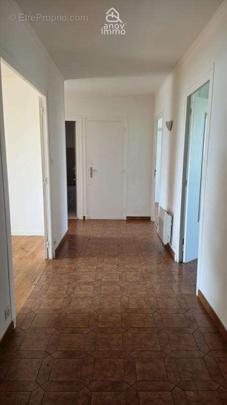 Appartement 80 m2 dernier étage - à rénover - idéal investis - photo 10