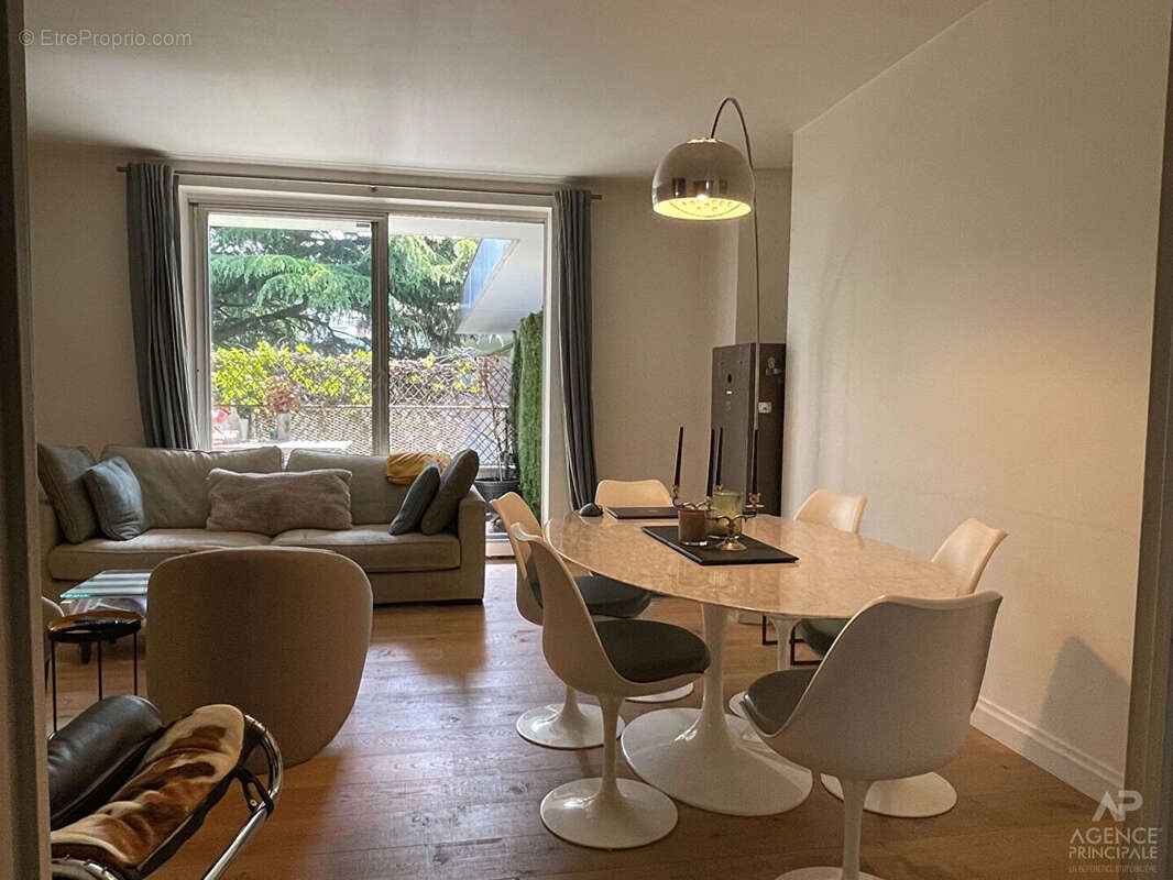Appartement Rueil Malmaison 4 pièce(s) 107.87 m2 - photo 8
