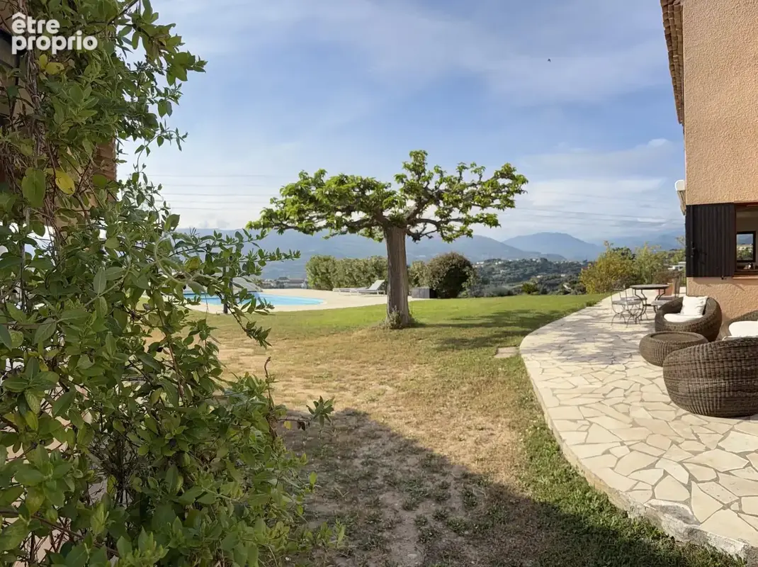 Nice Ouest – Superbe propriété 185m2 sur terrain plat dominant 5000m2 - photo 10