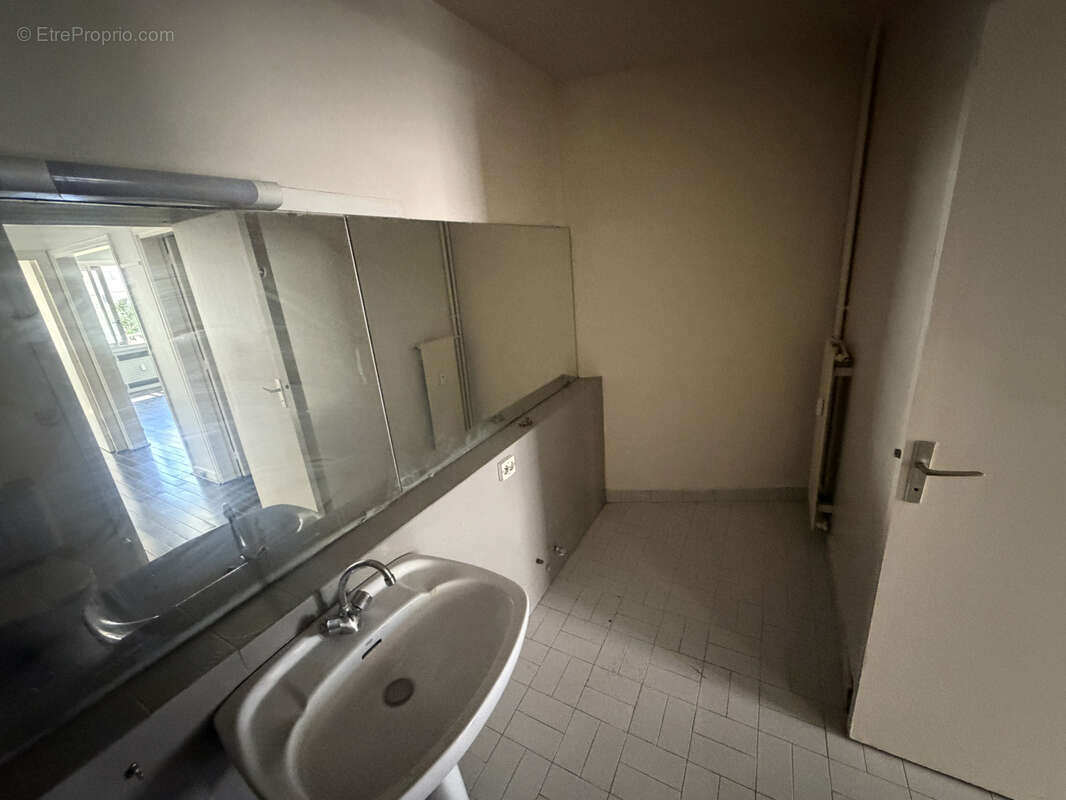 Appartement à PARIS-10E