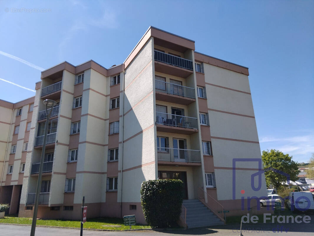 Appartement à BRIVES-CHARENSAC
