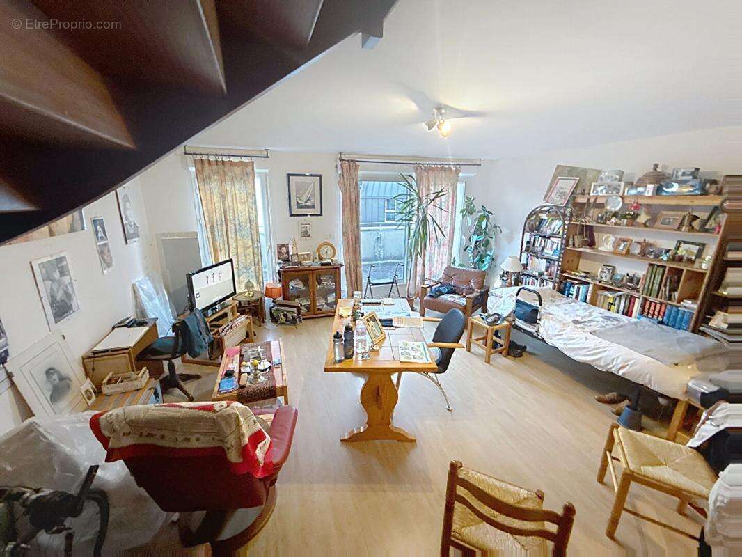Appartement à SURZUR