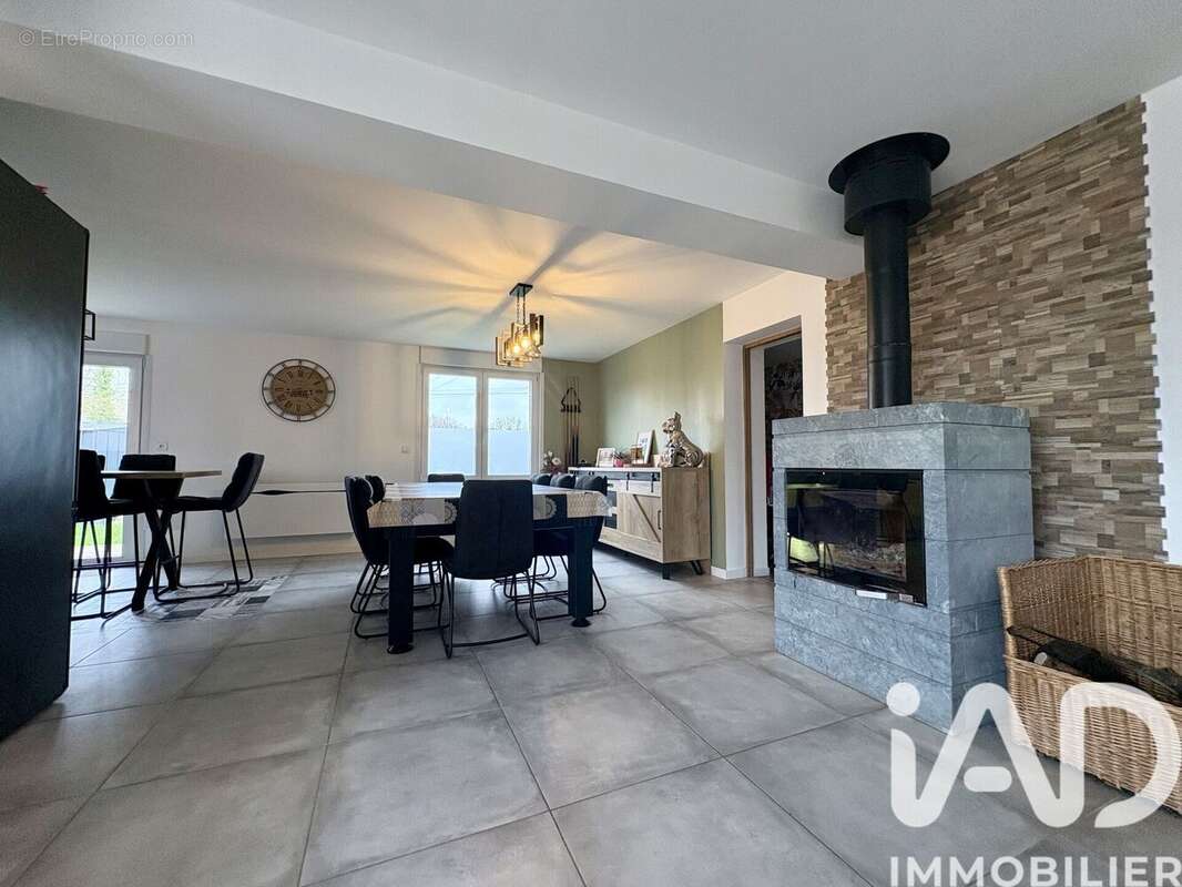 Maison 139 m² à Amplier  - photo 8