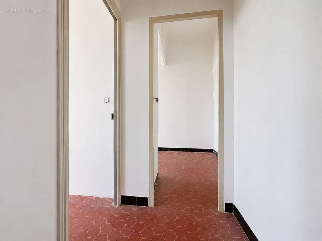 Jolie maison de ville à rénover de 107m2 avec 30m2 d'extérieur et parking - photo 17
