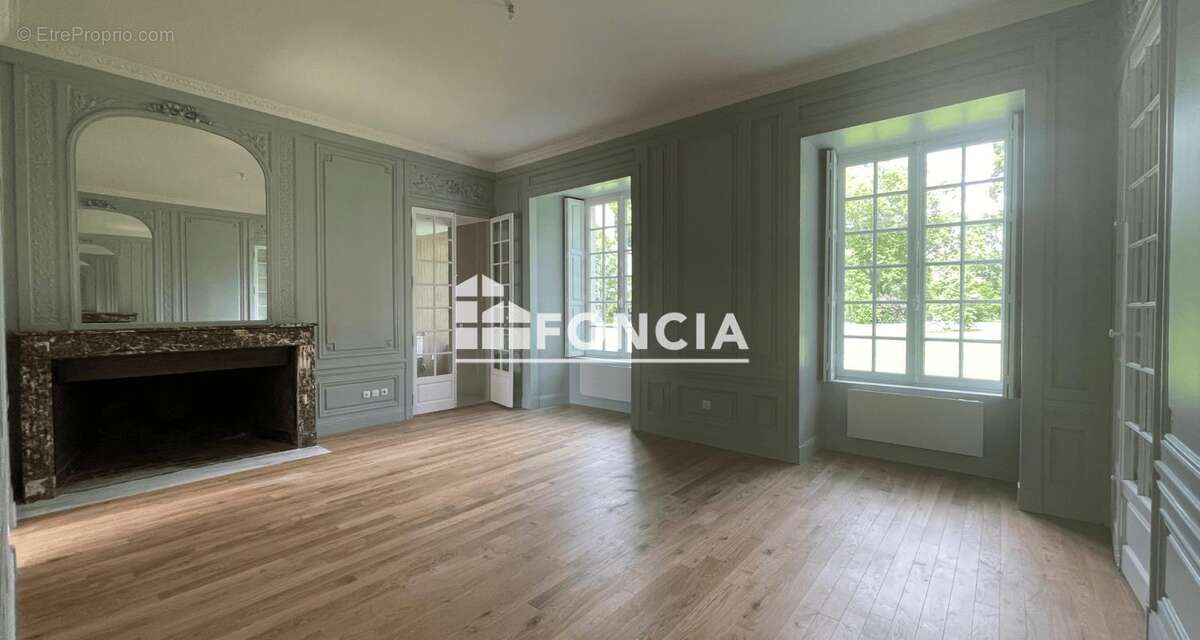 Appartement à MORIGNY-CHAMPIGNY