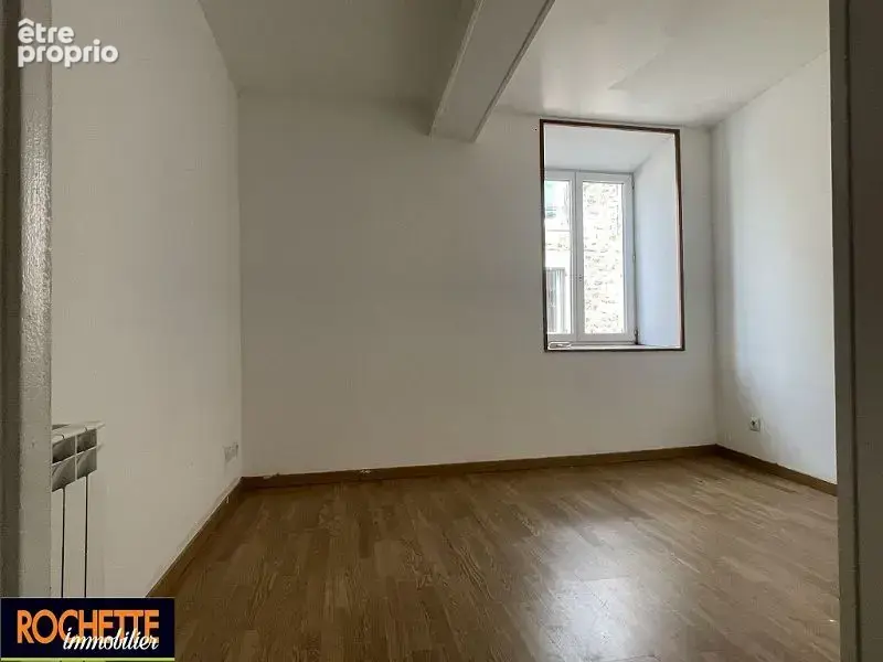 Appartement 200 m² à Neronde  - photo 9