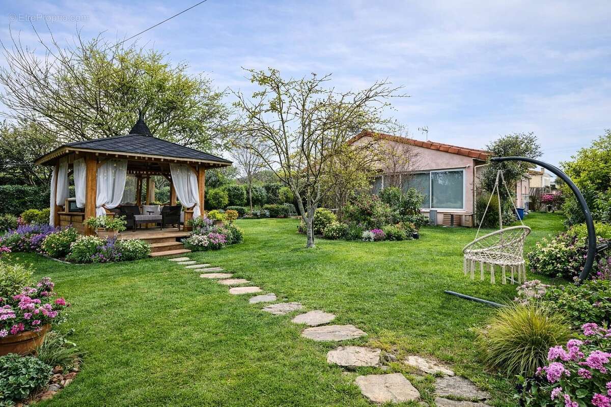 Maison à BRUGUIERES