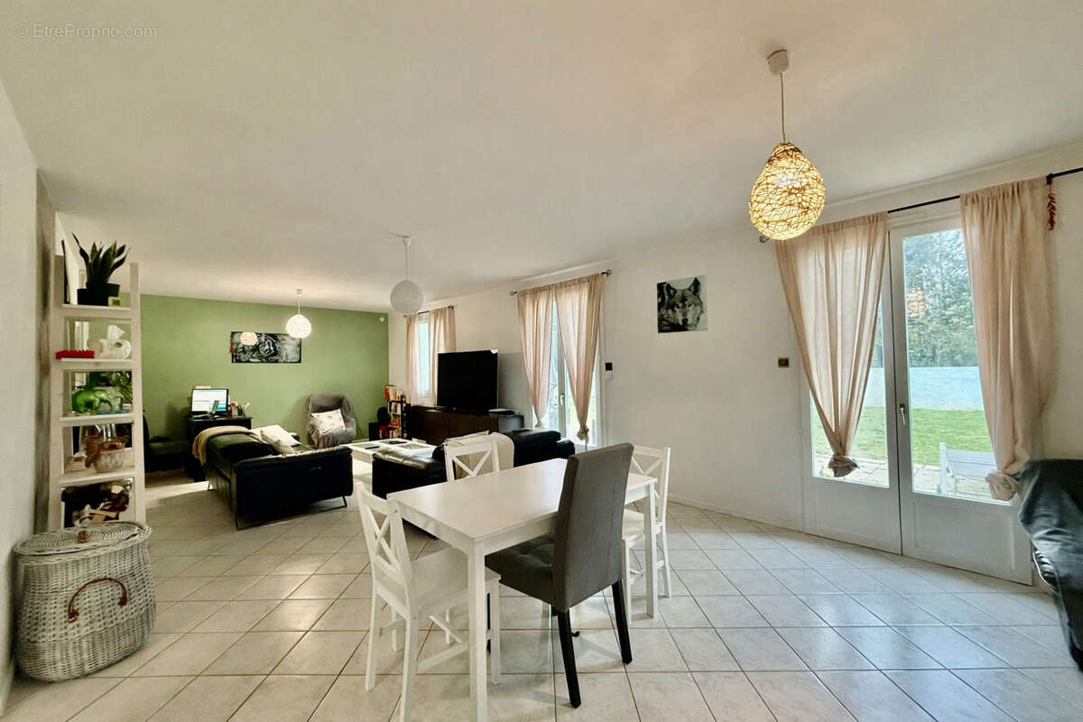 Maison à SAFFRE