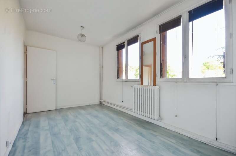 Appartement à FRESNES