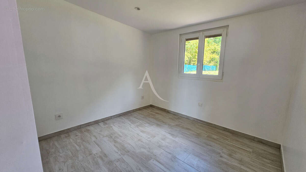 Maison à BOURCEFRANC-LE-CHAPUS