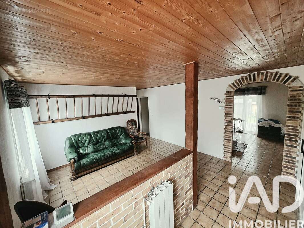 Maison 160 m² à Saint-Agnan  - photo 3