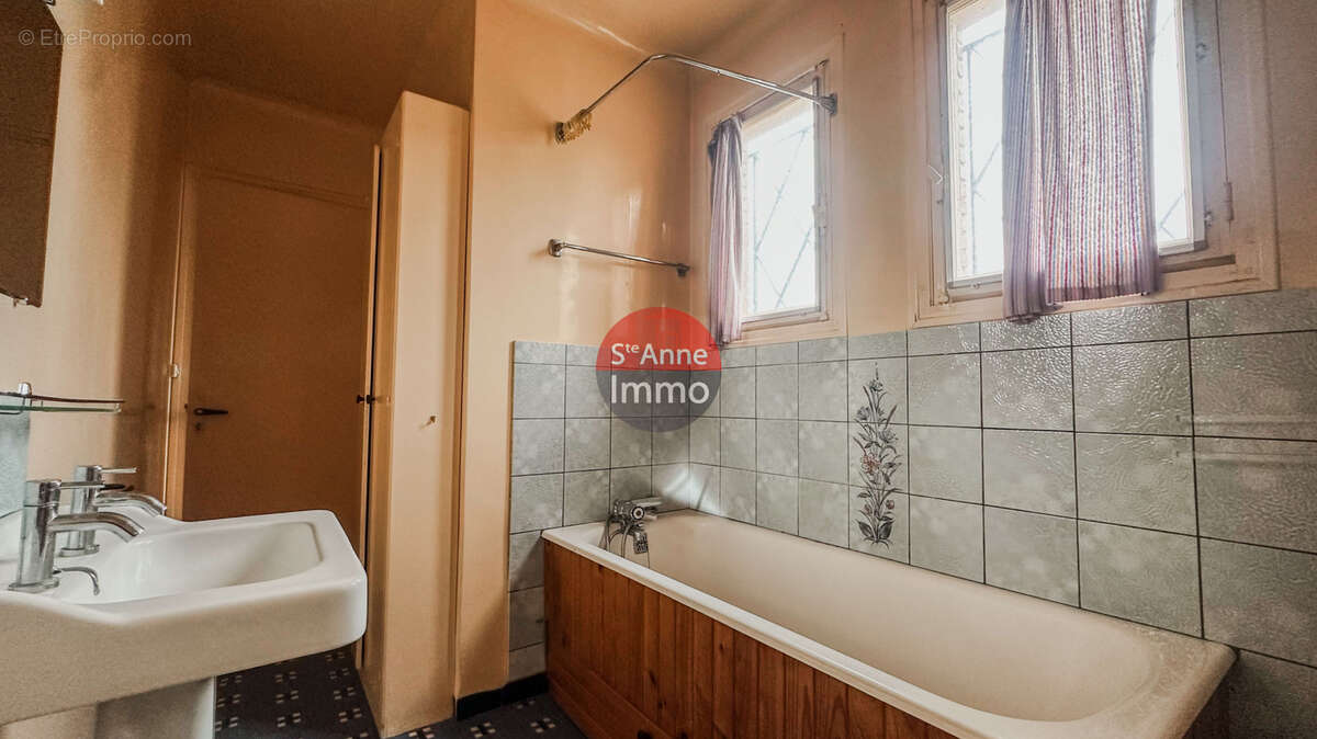 Maison à LIGNIERES-CHATELAIN