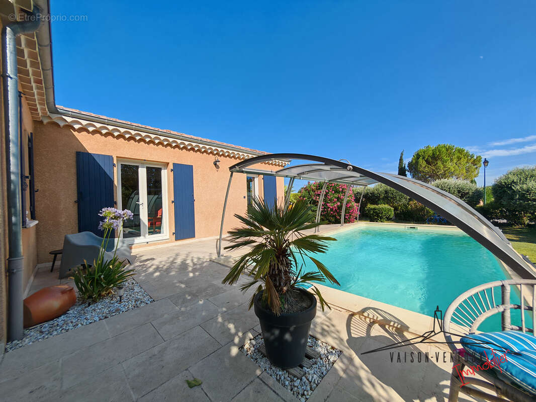 Villa plain-pied, piscine couverte, terrain arboré - photo 4