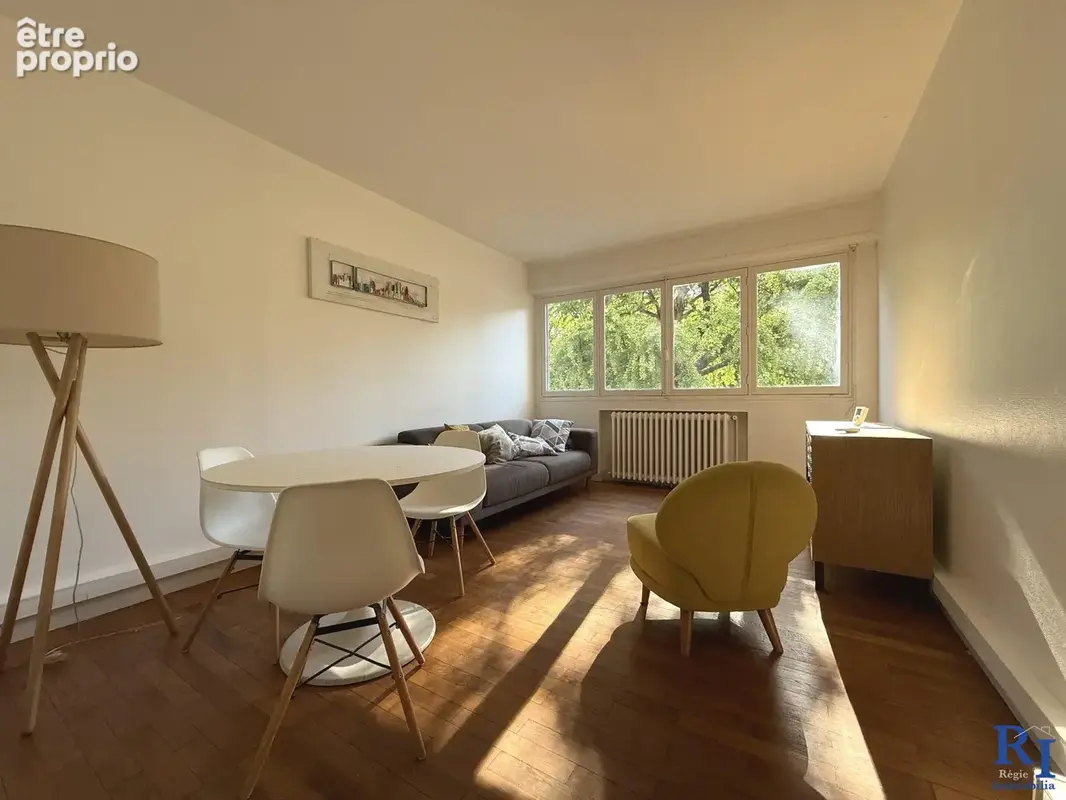 Séjour Lumineux - Appartement à GRENOBLE