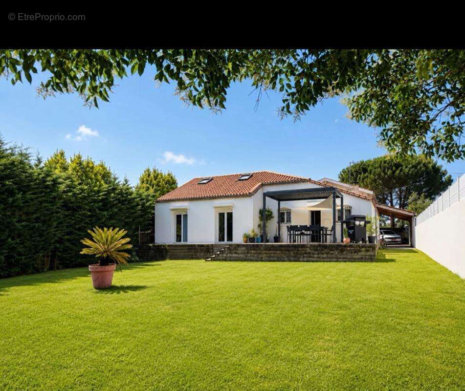 Maison à YVRAC