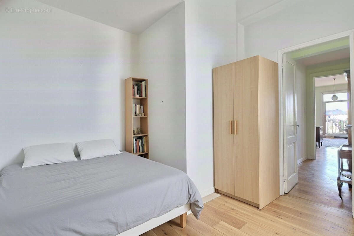 Appartement à MARSEILLE-6E