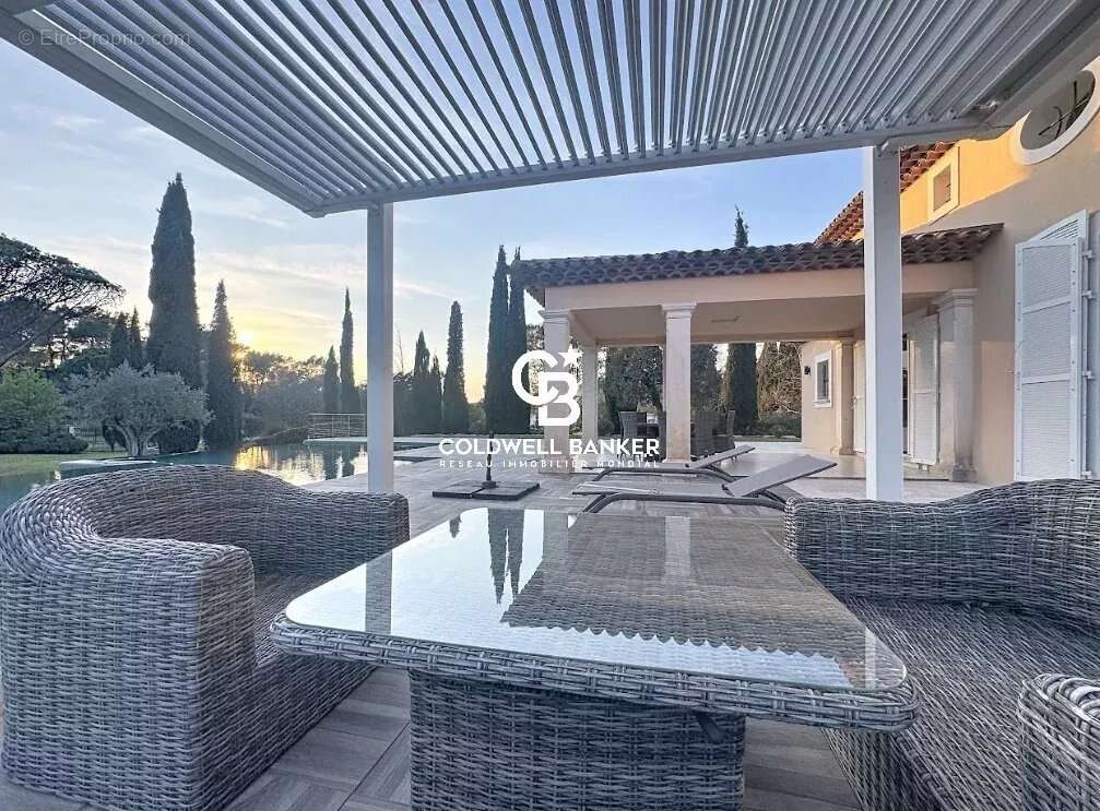 Maison à PUGET-SUR-ARGENS