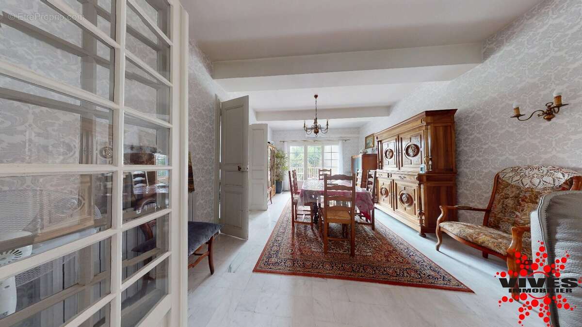 Maison de caractère de 170m2 avec belle cour et immense garage - photo 5