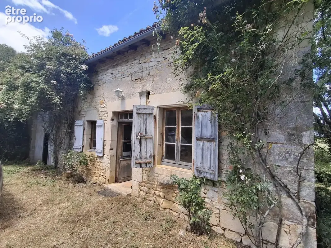 Maison 99 m² à Chasseneuil-Sur-Bonnieure  - photo 1