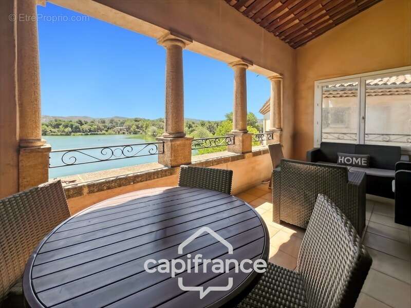 Appartement à MALLEMORT