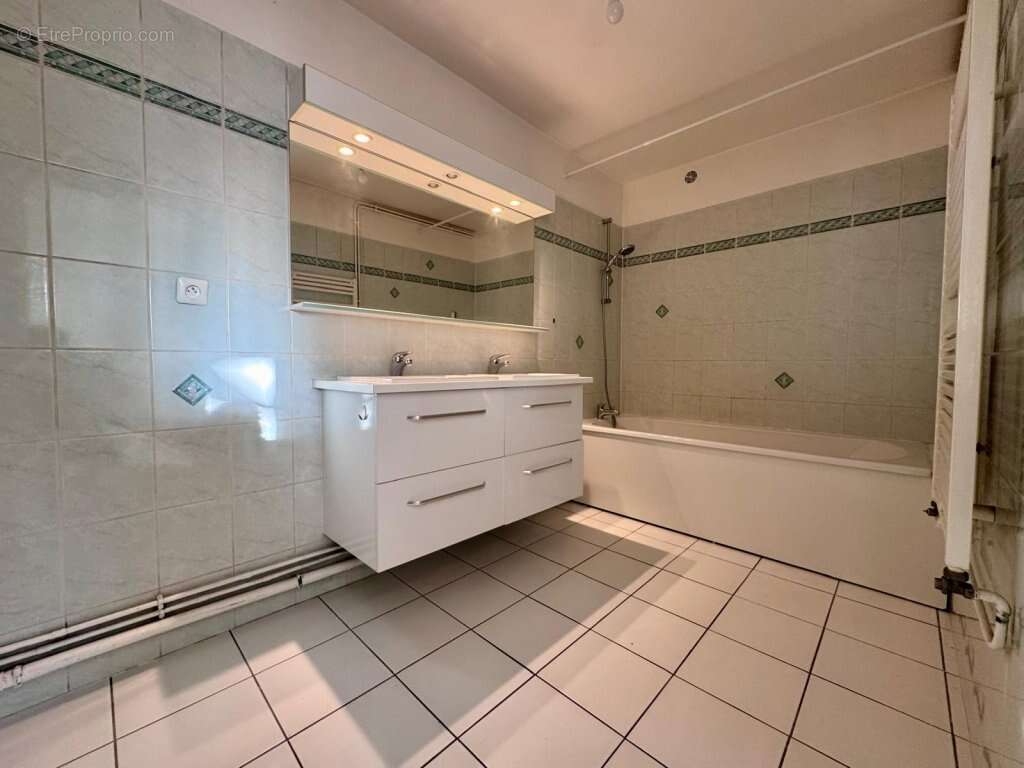 Appartement à LA MADELEINE