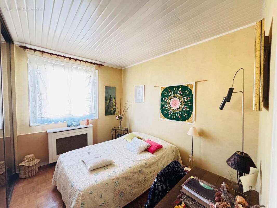 Appartement à BOURG-LA-REINE