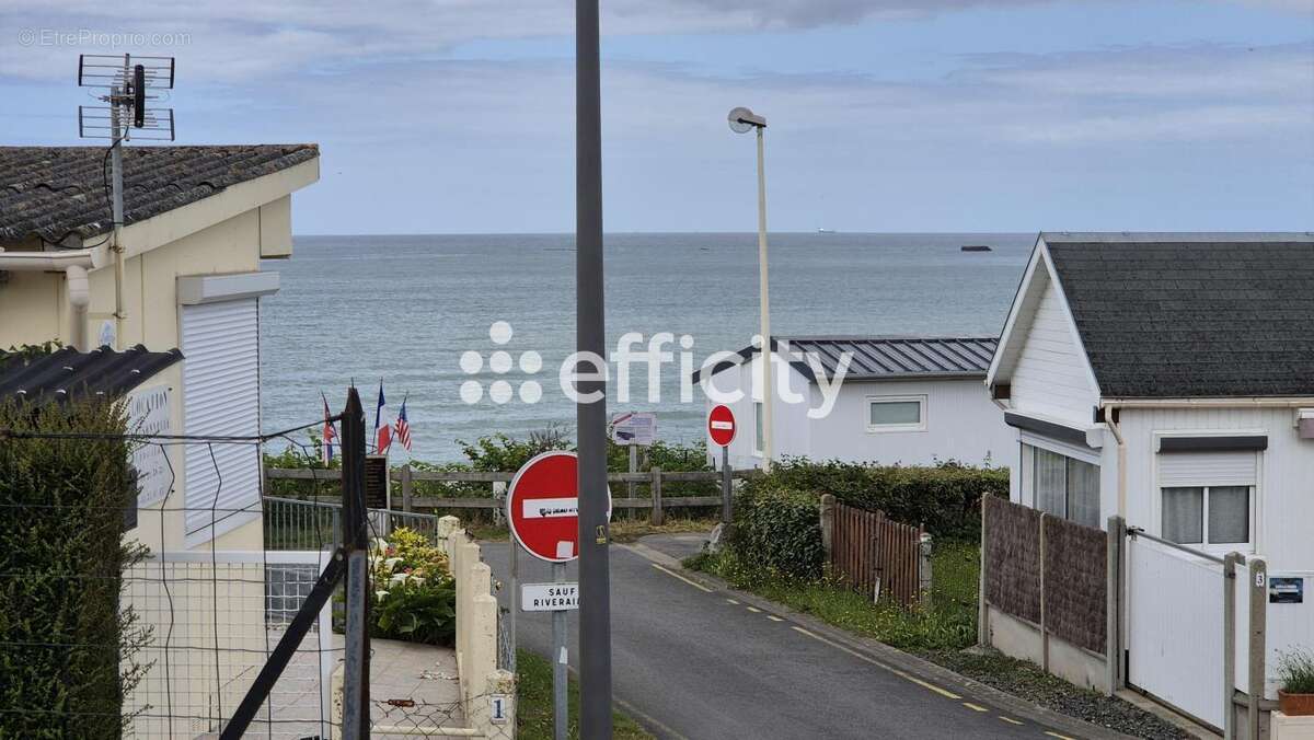 Maison 37 m² à Saint-Come-De-Fresne  - photo 2