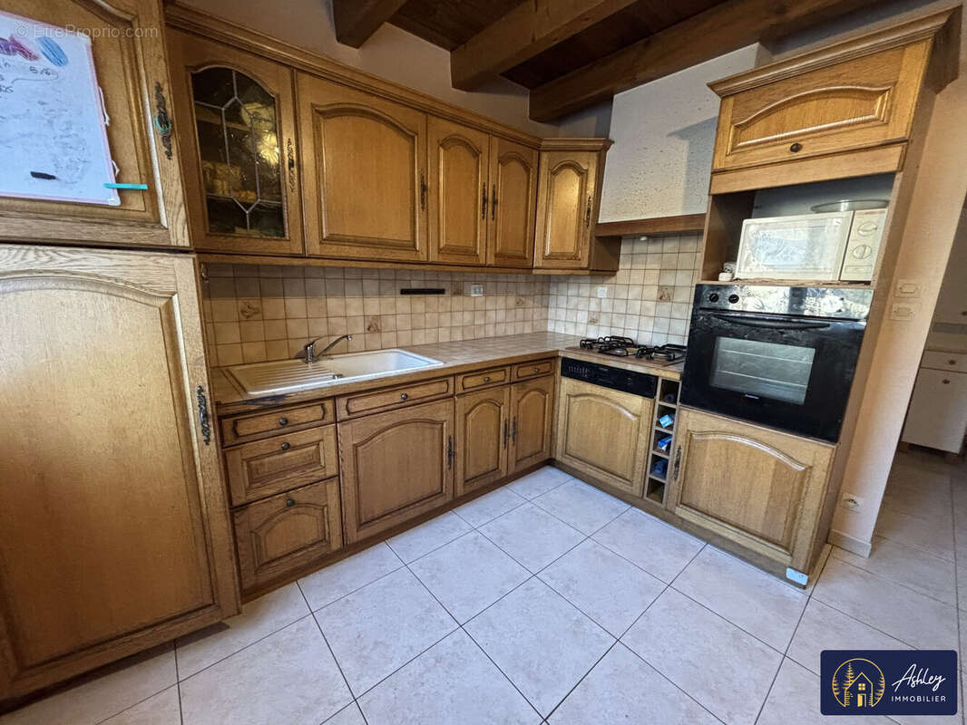 Maison 4 pièces CHAMPS SUR TARENTAIN - Maison à CHAMPS-SUR-TARENTAINE-MARCHAL