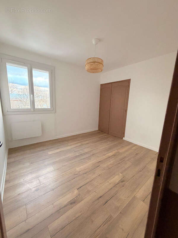 Appartement à GUILHERAND-GRANGES