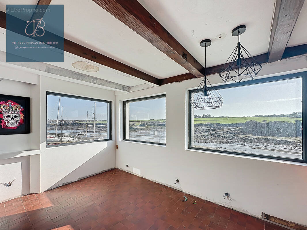 Maison à LAMPAUL-PLOUARZEL